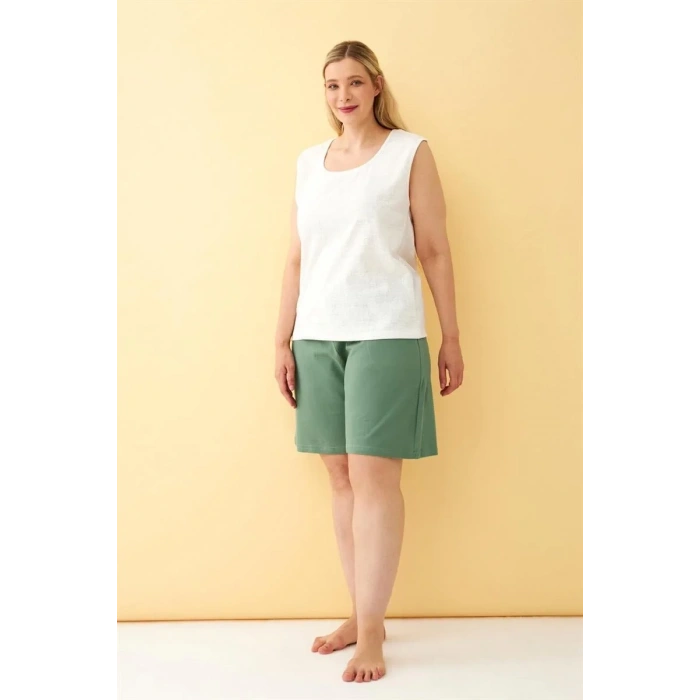 Moda Kadın Yeşil Rahat Kalıp Büyük Beden Cepli Şort