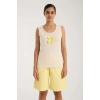Moda Kadın Beyaz Kurdele Detaylı Sarı Çizgili Şortlu Pijama Takımı