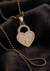 Markazit Taşlı İki Renk Özel Yüzey Kaplama Kalp Kilit Kolye
