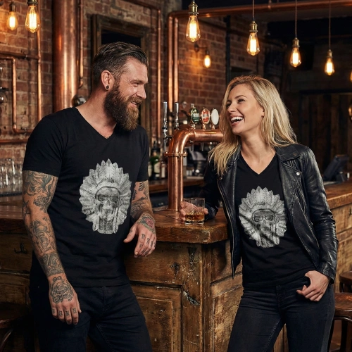 Kızılderili Baskılı V Yaka Siyah Tişört