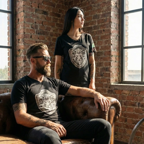 Aslan Apolet Baskılı V Yaka Siyah Tişört