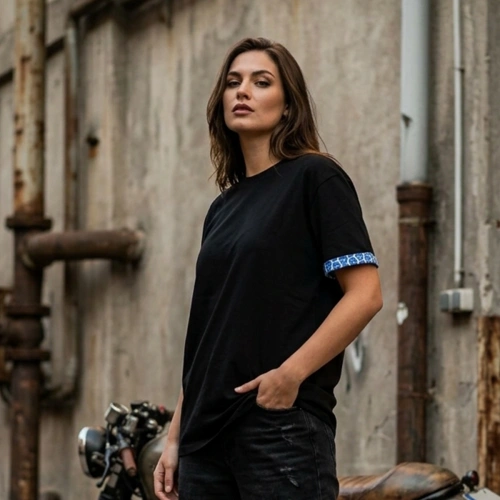 Ladies Black Long T-Shirt with Sleeves Skull Print Crew Neck