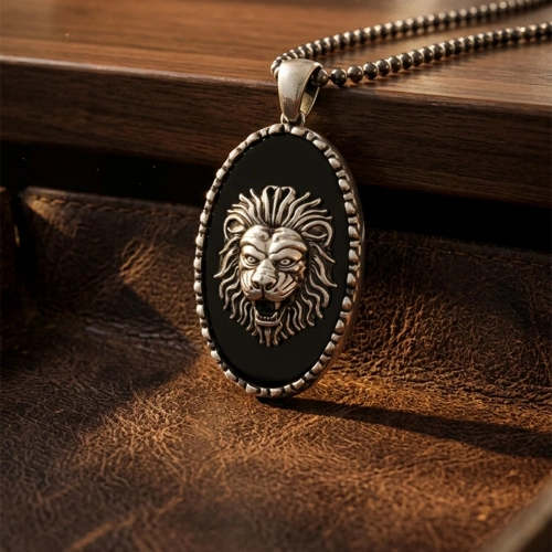 Elips Onix Taş Üzeri Aslan Figürlü Özel Yüzey Kaplamalı Kolye