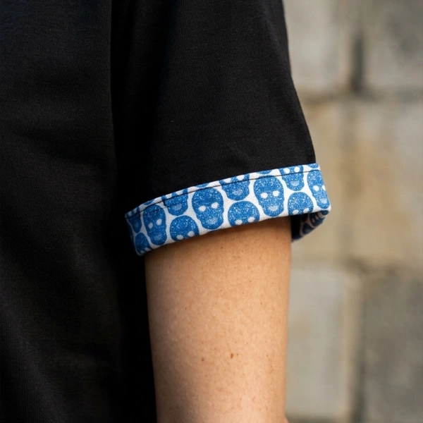 Kolları Kuru Kafa Baskı Biyeli Bisiklet Yaka Bayan Siyah Uzun Tişört