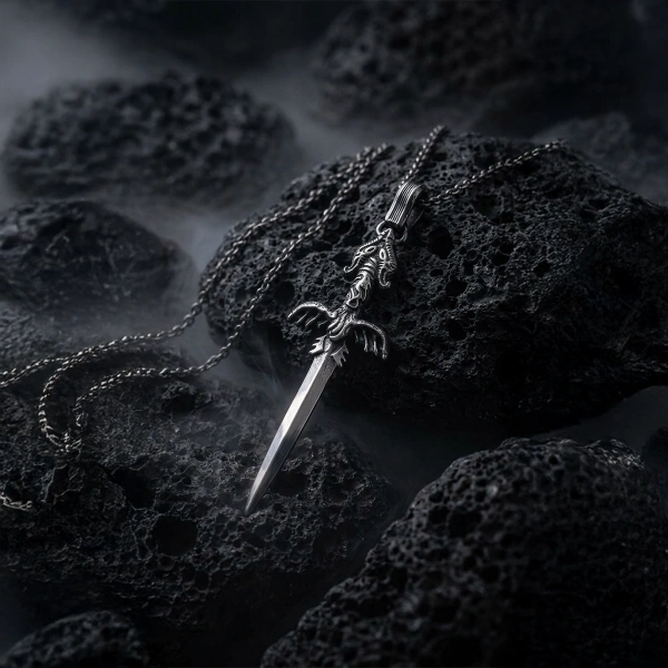 Şövalye Kılıcı Gümüş Kolye