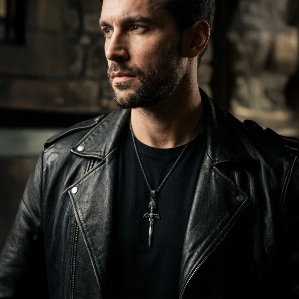 Şövalye Kılıcı Gümüş Kolye