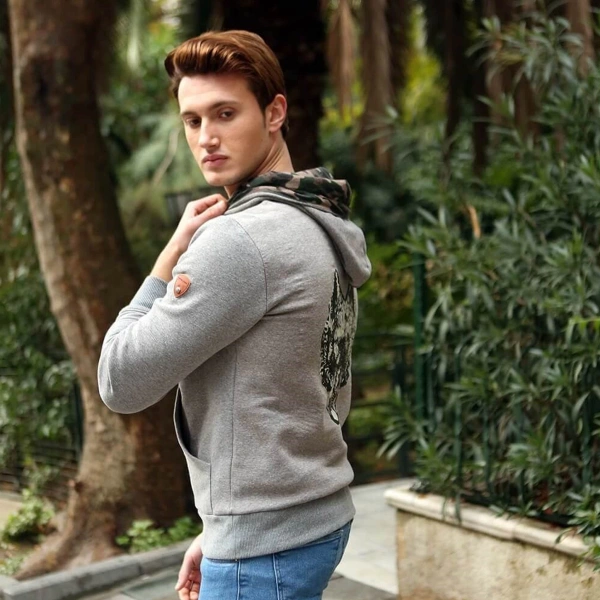 Arkası Kurt Başı Baskılı Kapüşonlu Gri Kamuflaj Sweatshirt