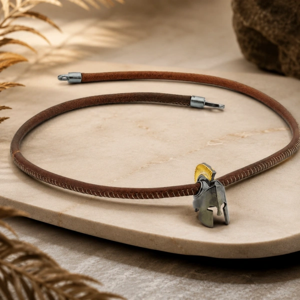 Camel Derili Sparta Miğfer Gümüş Kolye