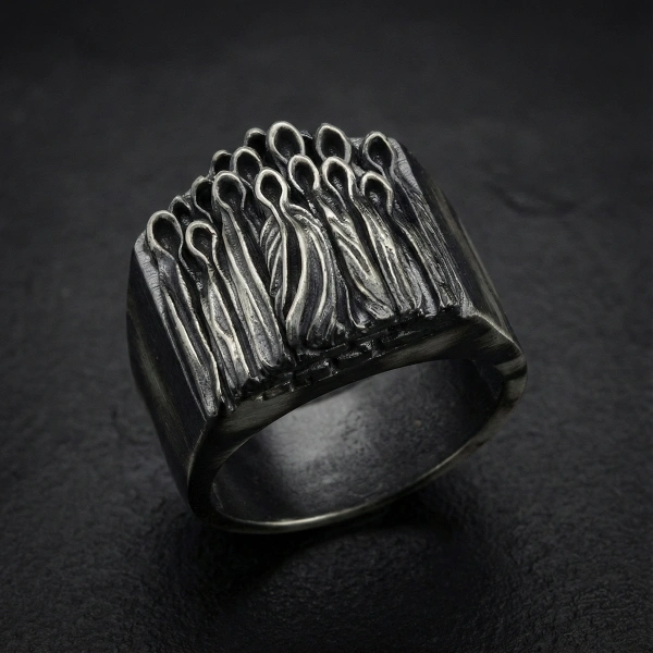 Hayaletler Figürlü Gümüş Yüzük