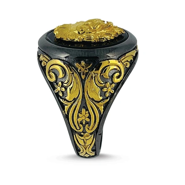 İki Renk Kaplama Onix Taş Üzeri Aslan Madalyon Gümüş Yüzük