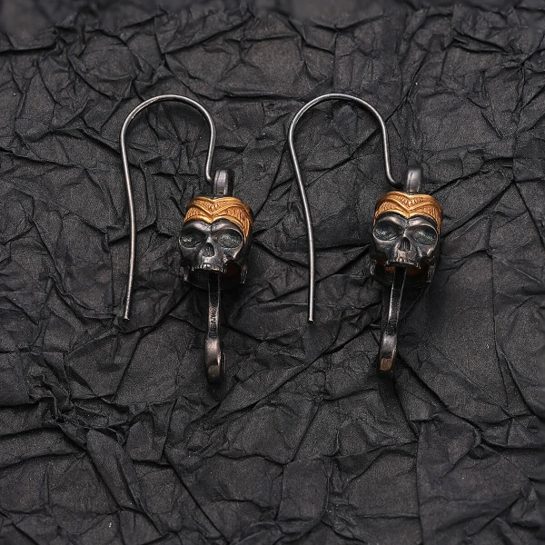 Kurukafa Sallantılı Çift Renk Unisex Gümüş Küpe