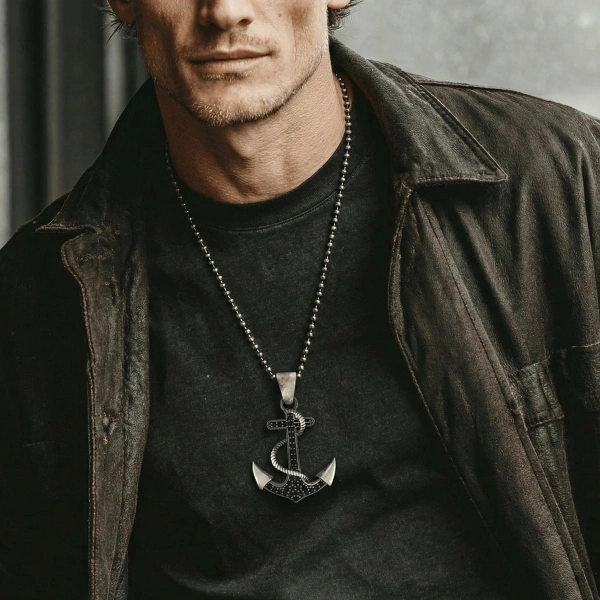 Markazit Taşlı Özel Yüzey Kaplama Halatlı Minimal Çapa Kolye