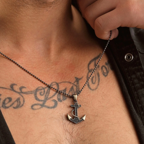 Markazit Taşlı Özel Yüzey Kaplama Halatlı Minimal Çapa Kolye