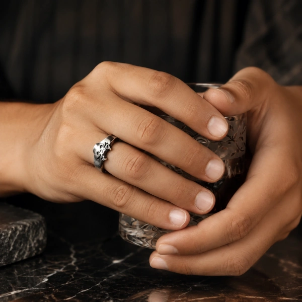 Oxidierter Totenkopf Silber Ring