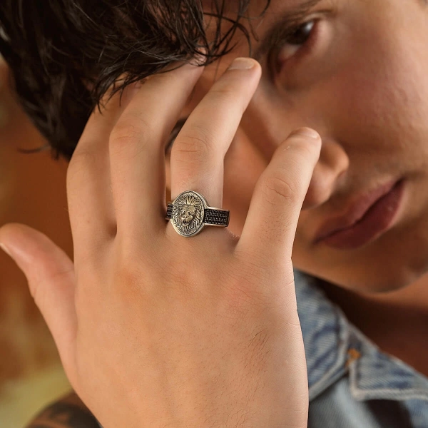 Özel Yüzey Kaplama Markazit Taşlı Modern Aslan Madalyon Gümüş Yüzük