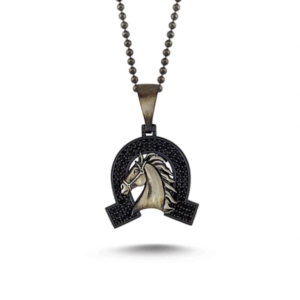 Özel Yüzey Kaplamalı Kenarları Taşlı Nallı At Madalyon Kolye