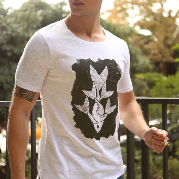 Sonsuz Bolluk Balık Baskılı Bisiklet Yaka Erkek Beyaz Tişört