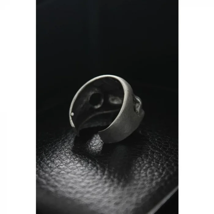 Karce Ayarlanabilir Yaralı Kurukafa Figürlü Erkek Yüzük