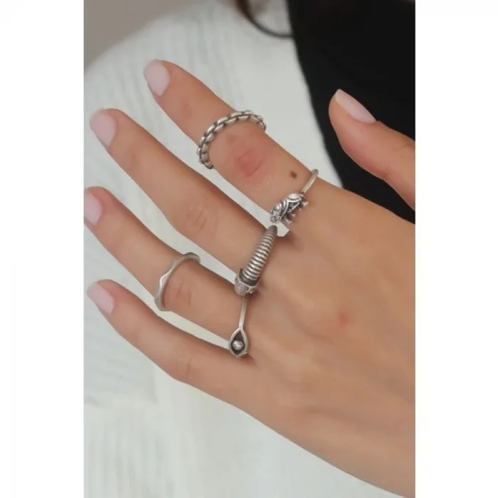 Colezium CLZ943  Gümüş Renk Zincir Model Göz Figür Kadın Yüzük Kombini