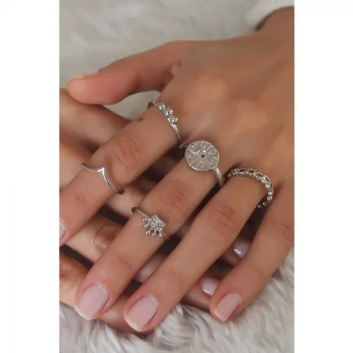 Karce CLZ943  Gümüş Renk Taç Figür Zirkon Taş Detay Kadın Yüzük Kombini