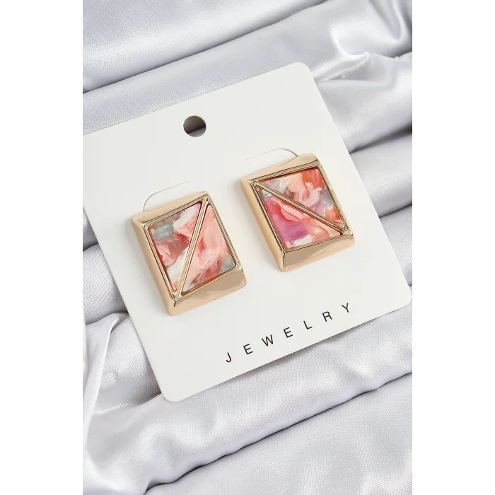 Pirinç Pembe Üçgen Kesim Detaylı Kare Model Vintage Gold Renk Kadın Küpe