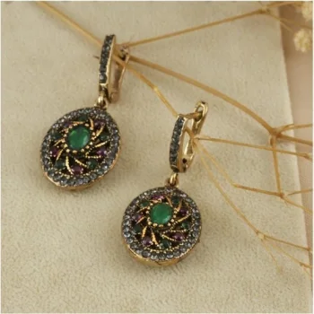 Rennway Oval Figürlü Taşlı Otantik Küpe Kategori: Bijuteri Küpe