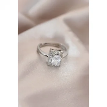 Karce CLZ943  Ayarlamalı Silver Renk Metal Zirkon ve Kristal Taşlı Dikdörtgen Model Yüzük