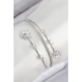 Pirinç Zirkon Taşlı Çiçek Model Gümüş Renk Kadın Bileklik