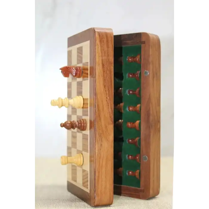 Özel Vernikli Mıknatıs Taşlı Ahşap Katlanabilir Kutulu Satranç Oyunu 25 Cm G222