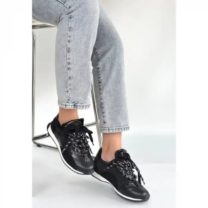 Erbilden Ranu Siyah Cilt Paraşüt Detaylı Bağcıklı Spor Ayakkabı