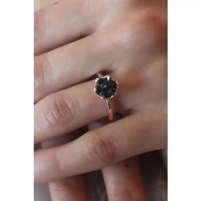 Karce CLZ943  Siyah Renk Lotus Çiçek Figür Gold Renk Kadın Yüzük