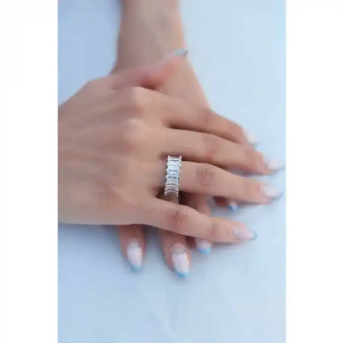 Colezium CLZ943  Zirkon Taşlı Gümüş Renk Baget Kadın Yüzük