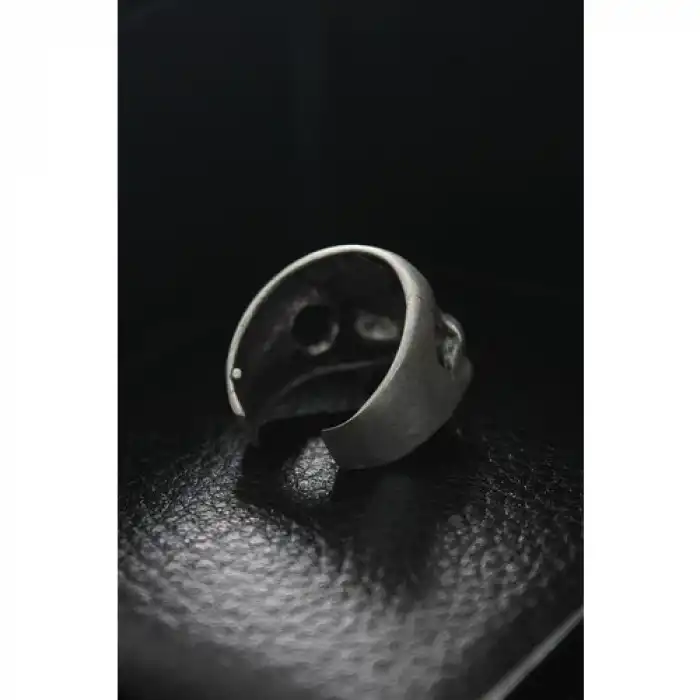 Karce Ayarlanabilir Yaralı Kurukafa Figürlü Erkek Yüzük