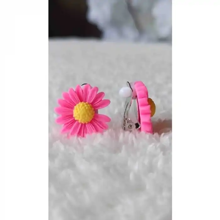 Miniistoree23 Takılabilir Klipsli Çocuk Küpesi Canlı Papatya