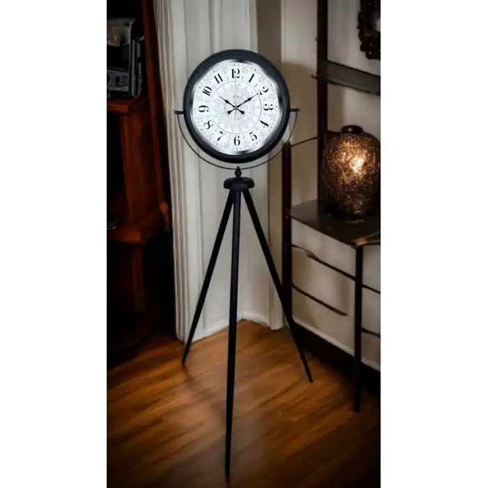 Siyah Desenli Şık Tripod Ayaklı Saat