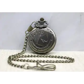 Oyun Kartı Tasarımlı Köstekli Saat