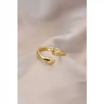 Colezium CLZ943  Ayarlamalı Altın Renk Metal Sarılan Eller Model Yüzük