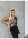 Tek omuz çift renk, çiçek aksesuarlı elbise