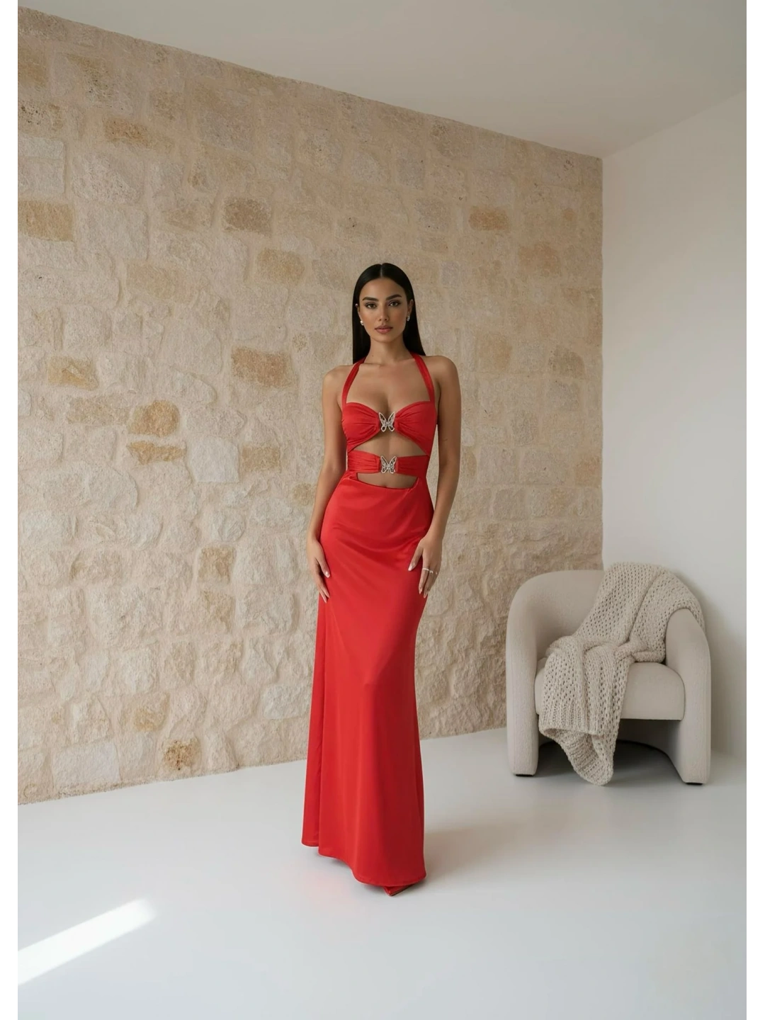 Kelebek desen çelik aksesuarlı maxi boy elbise