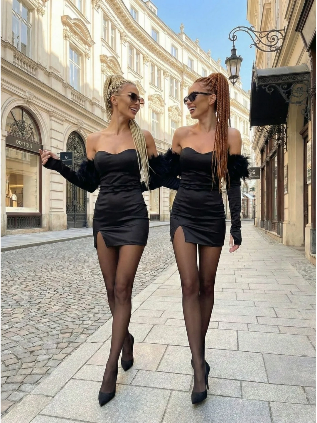 Kollar Tüy Detay Mini Elbise