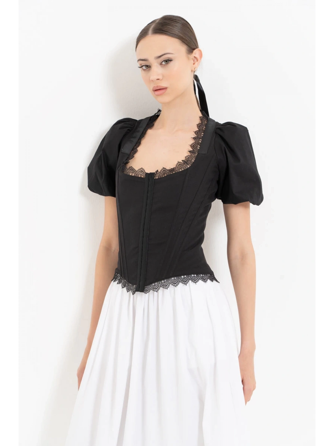 Siyah Sırtı Kuşgözü Detaylı Balenli Büstiyer