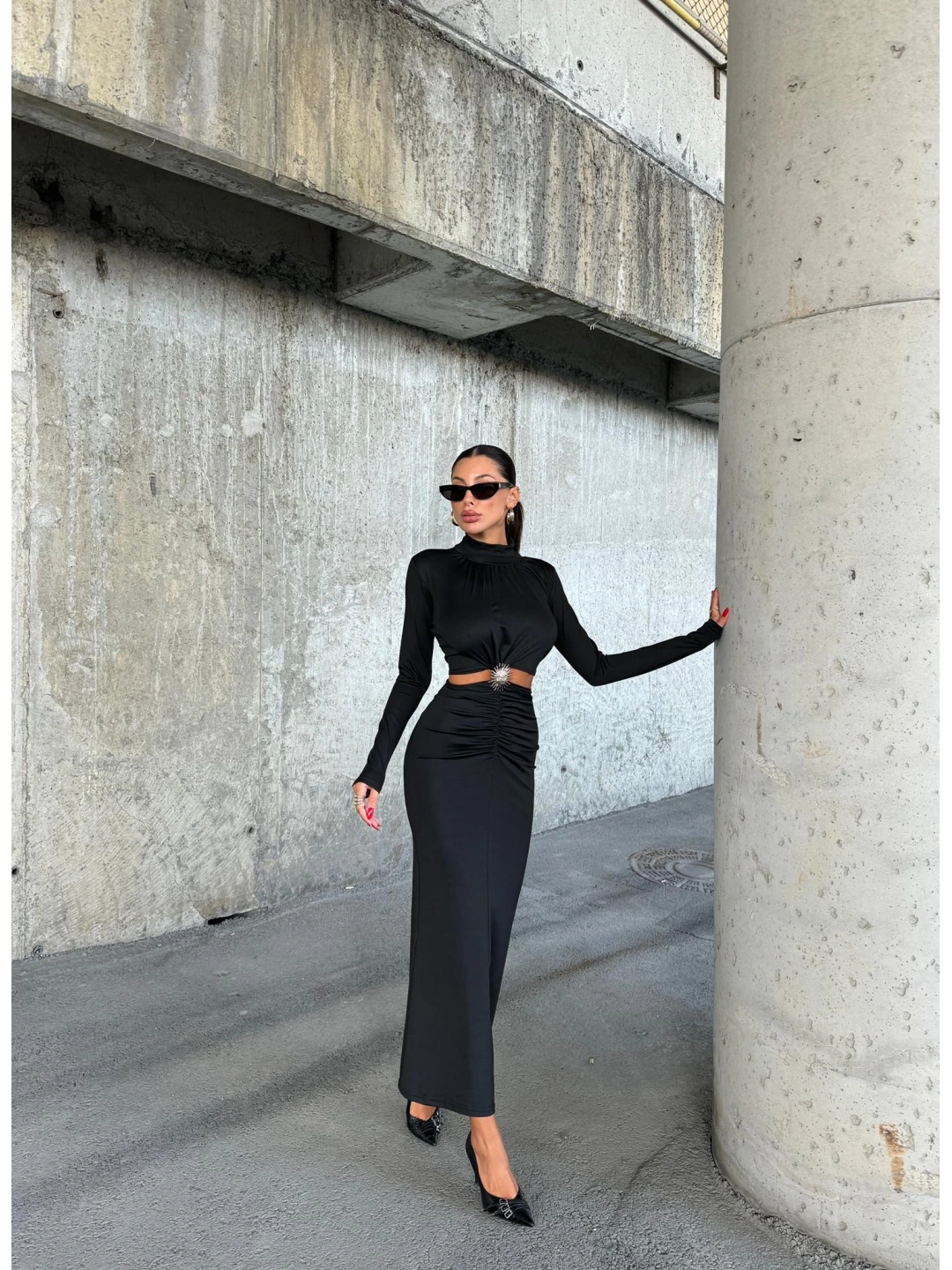 ZİRKONYUM TAŞLI ÇELİK BROŞ DETAY ELBİSE