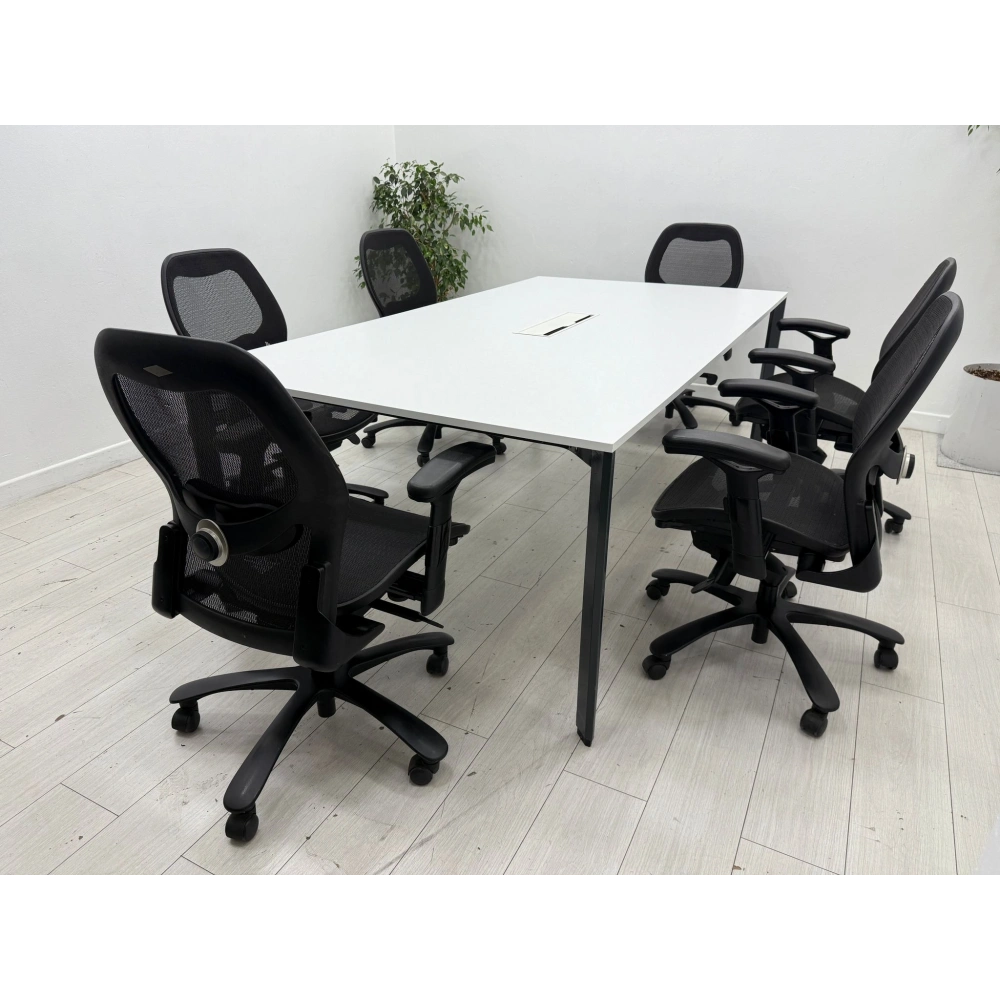 6 Kişilik Beyaz Dataportlu Toplantı Masası