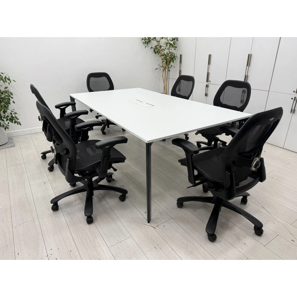6 Kişilik Beyaz Dataportlu Toplantı Masası