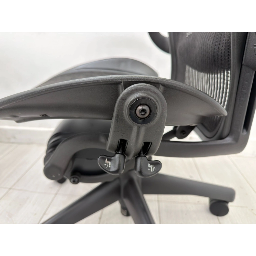 HERMAN MİLLER AERON B SİZE YÖNETİCİ ÇALIŞMA KOLTUĞU