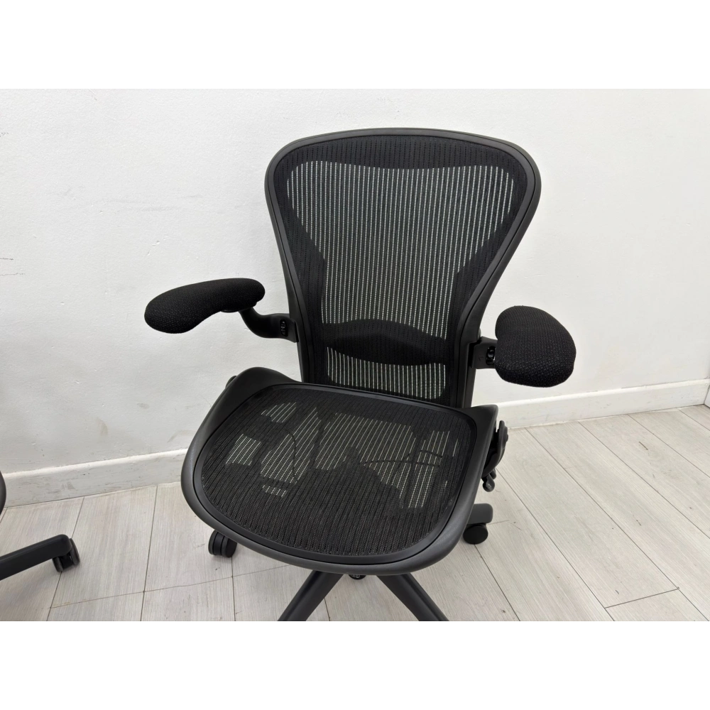 HERMAN MİLLER AERON B SİZE YÖNETİCİ ÇALIŞMA KOLTUĞU