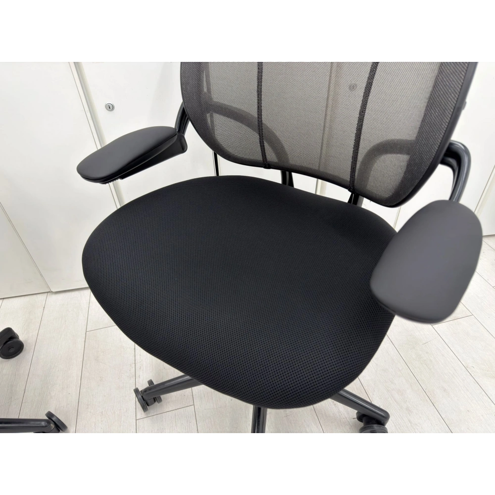HUMANSCALE LİBERTY ERGONOMİK YÖNETİCİ KOLTUĞU