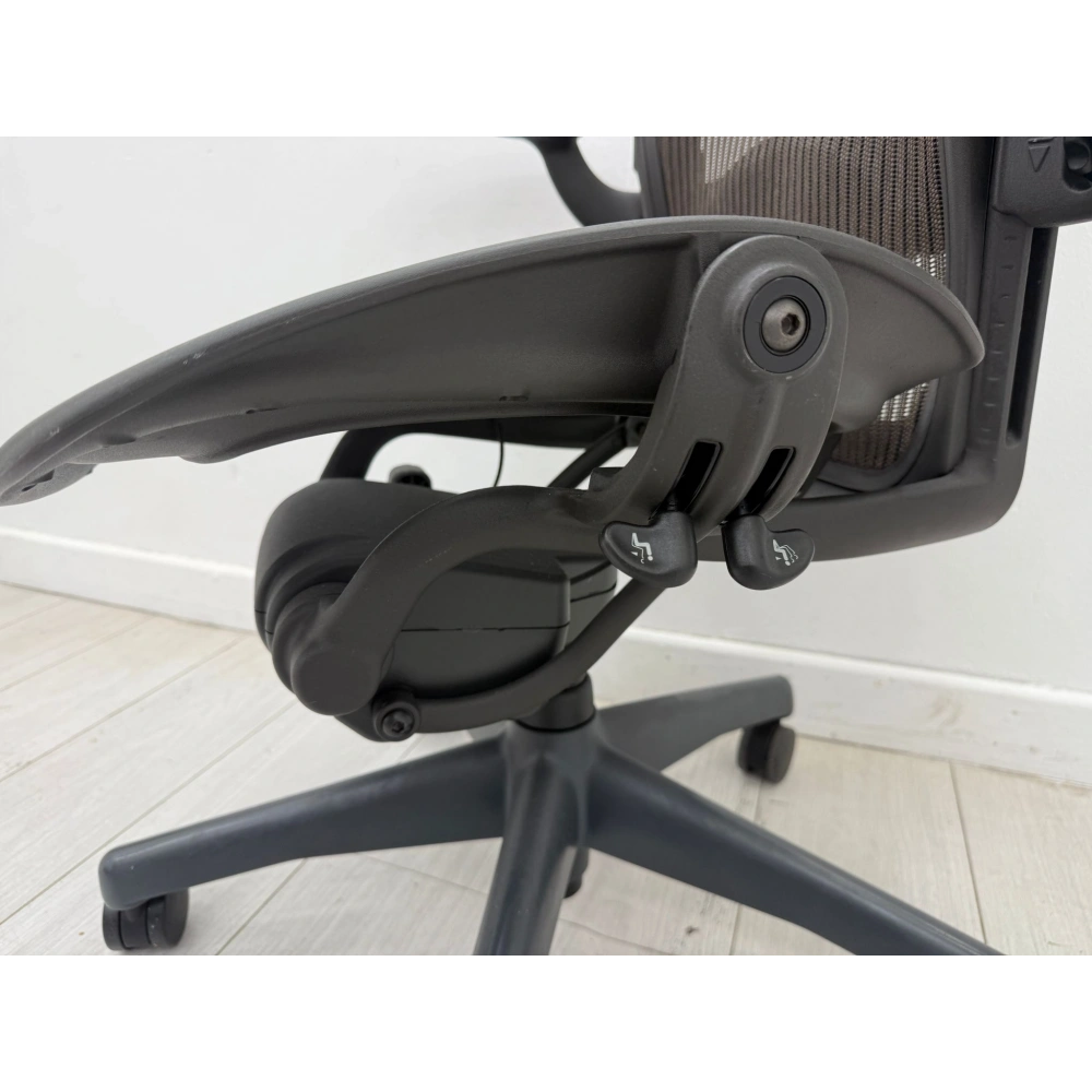 HERMAN MİLLER AERON B SİZE YÖNETİCİ ÇALIŞMA KOLTUĞU