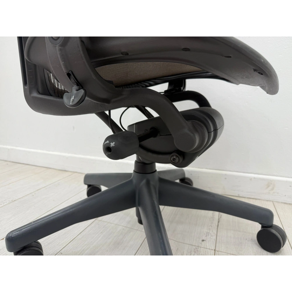 HERMAN MİLLER AERON B SİZE YÖNETİCİ ÇALIŞMA KOLTUĞU