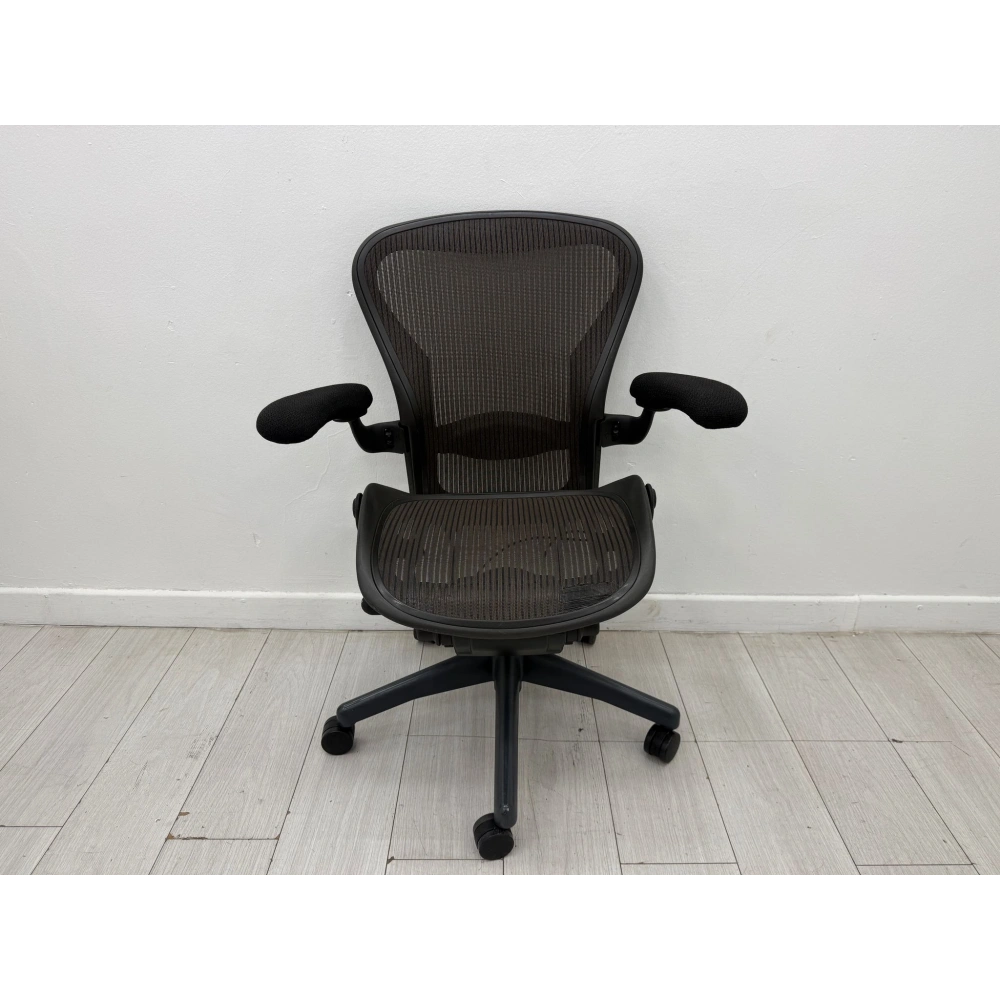 HERMAN MİLLER AERON B SİZE YÖNETİCİ ÇALIŞMA KOLTUĞU
